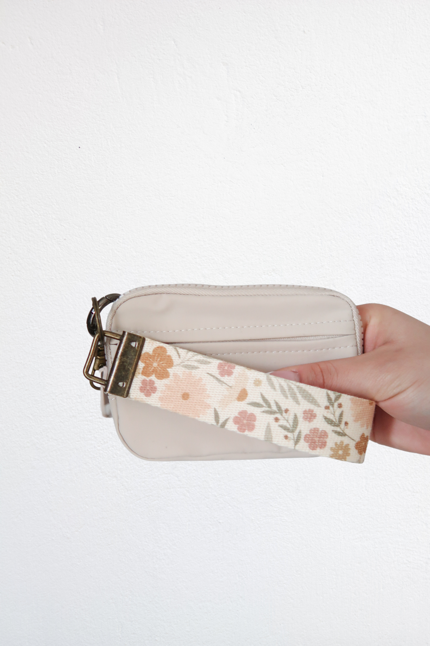 Keychain Wallet with Wrist Lanyard, Compact Card Holder Keyring, Stylish Wallet Keychain for Essentials
