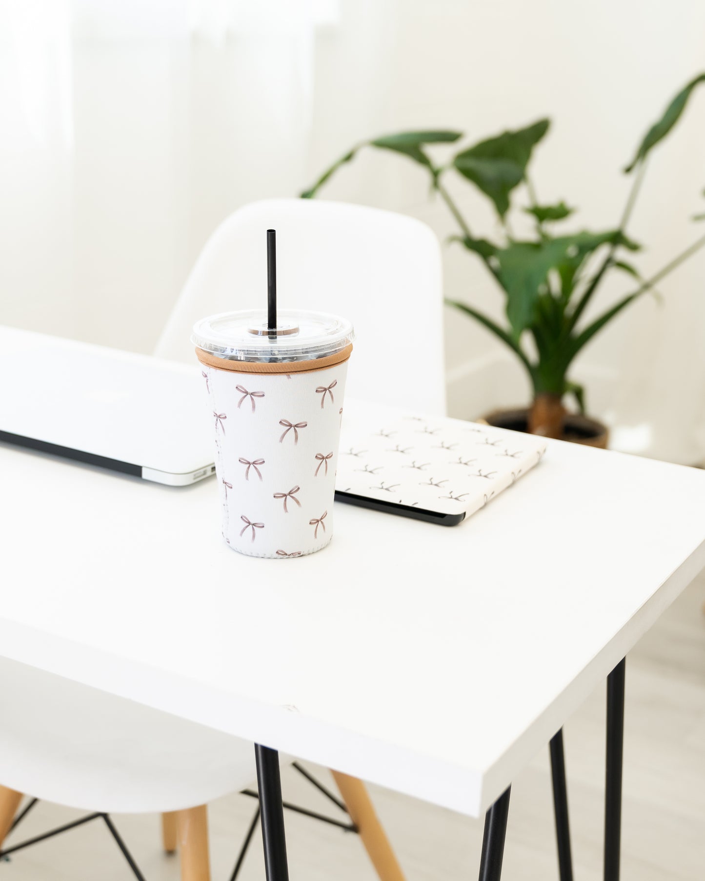 Iced Coffee Drink Sleeve, Flower Beverage Cup Sleeve,