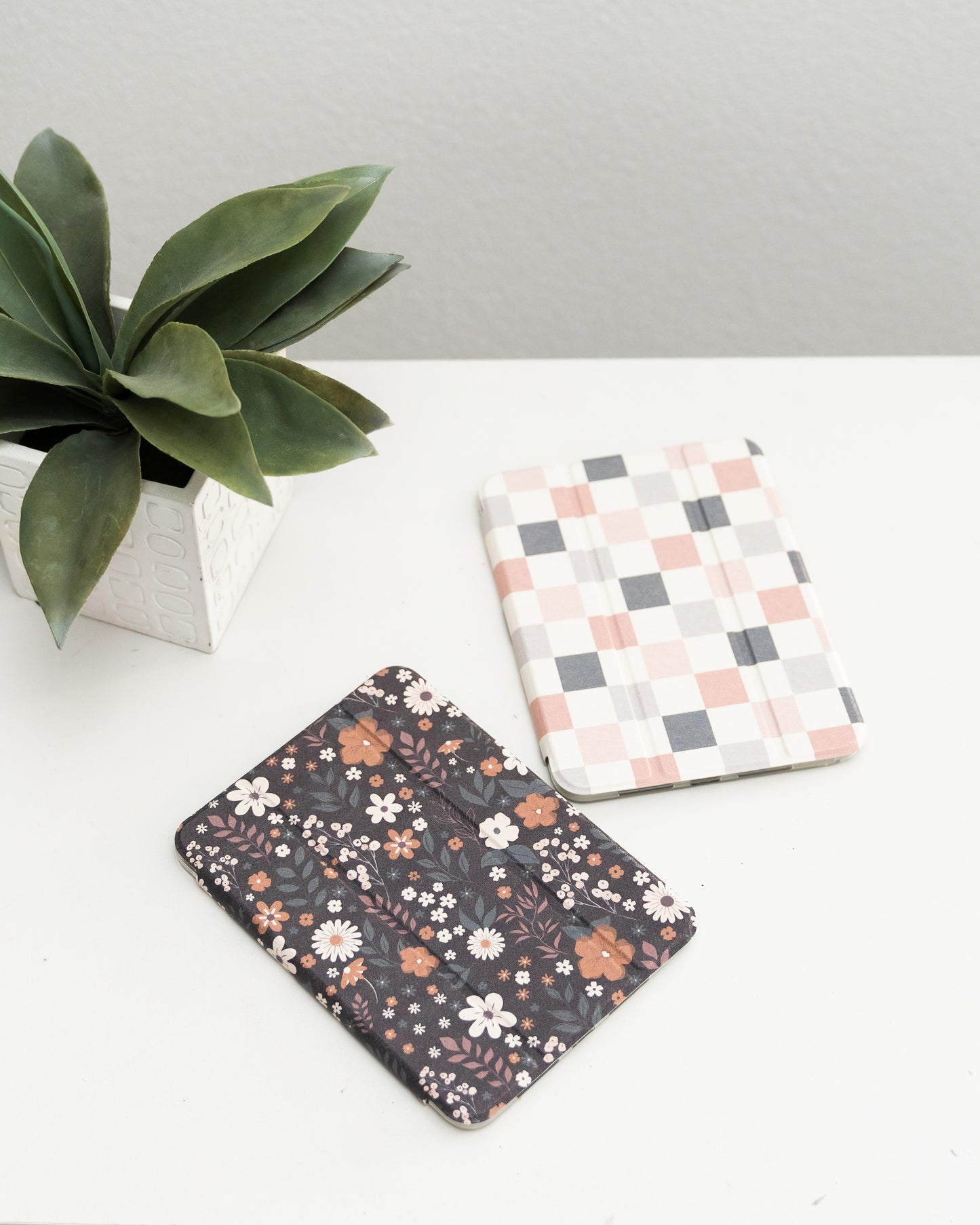 Slim Protective iPad Mini Case: Fits iPad Mini 6th & 7th Gen, with Pencil Holder, Clear Back Trifold Cover and Magnetic Stand