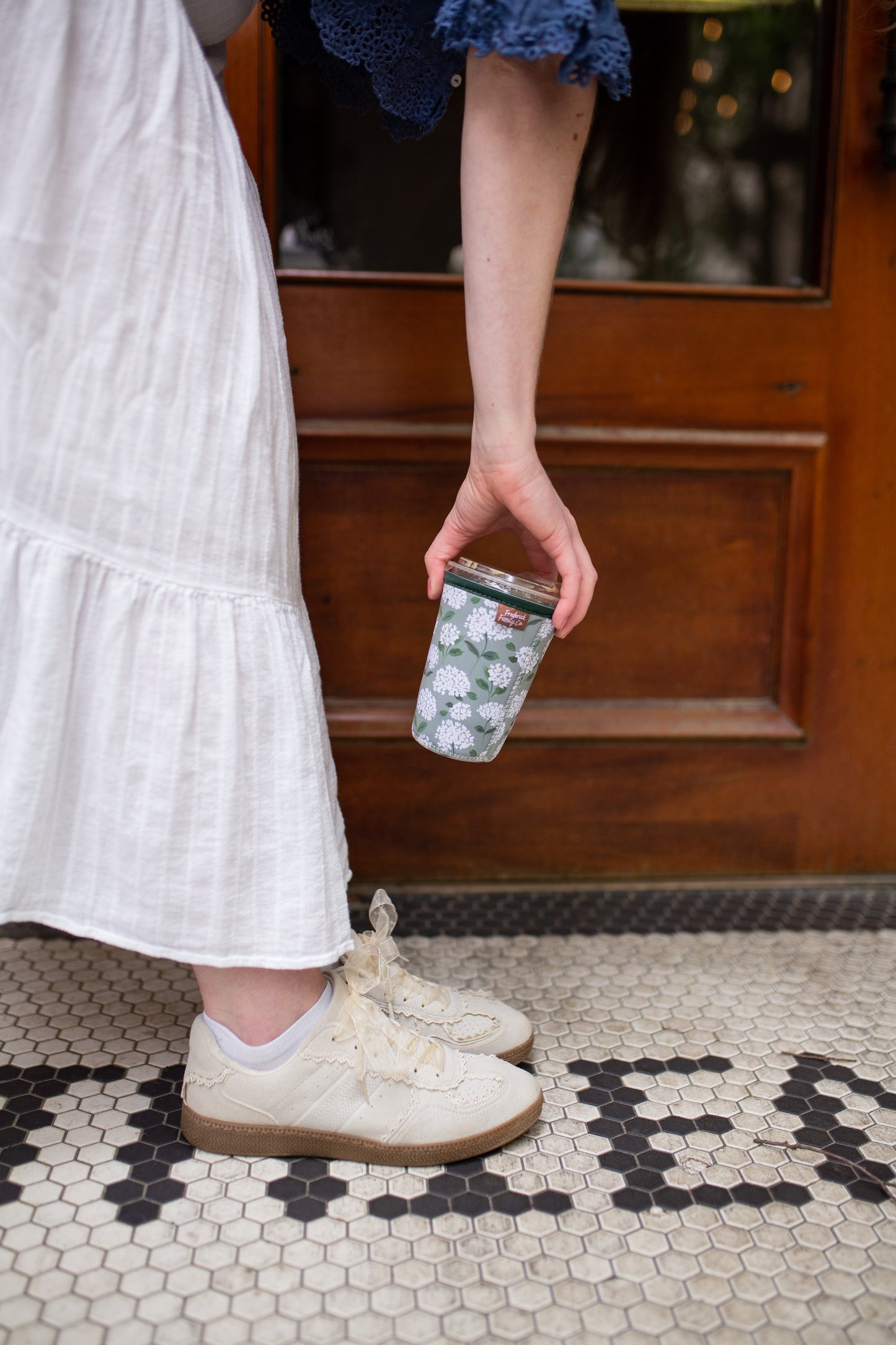 Iced Coffee Sleeve, Cute Reusable  Cup Holder Drink Sleeve, Coffee Lover Gift, Cold Drink Sleeve for Iced Coffee Cups