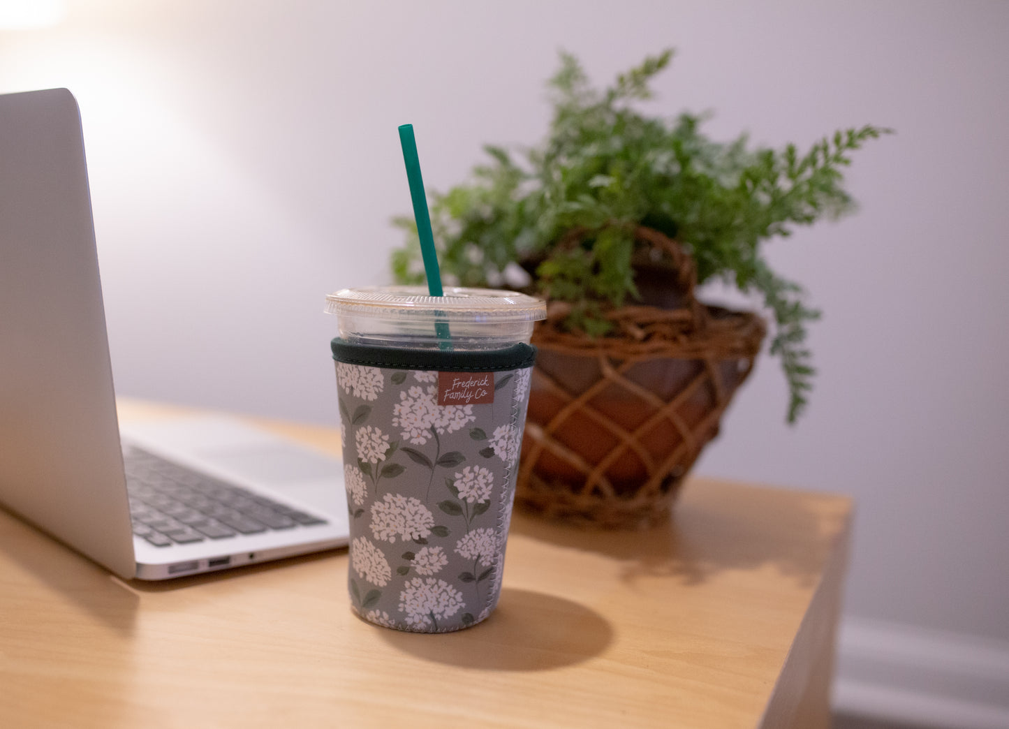 Iced Coffee Sleeve, Cute Reusable  Cup Holder Drink Sleeve, Coffee Lover Gift, Cold Drink Sleeve for Iced Coffee Cups