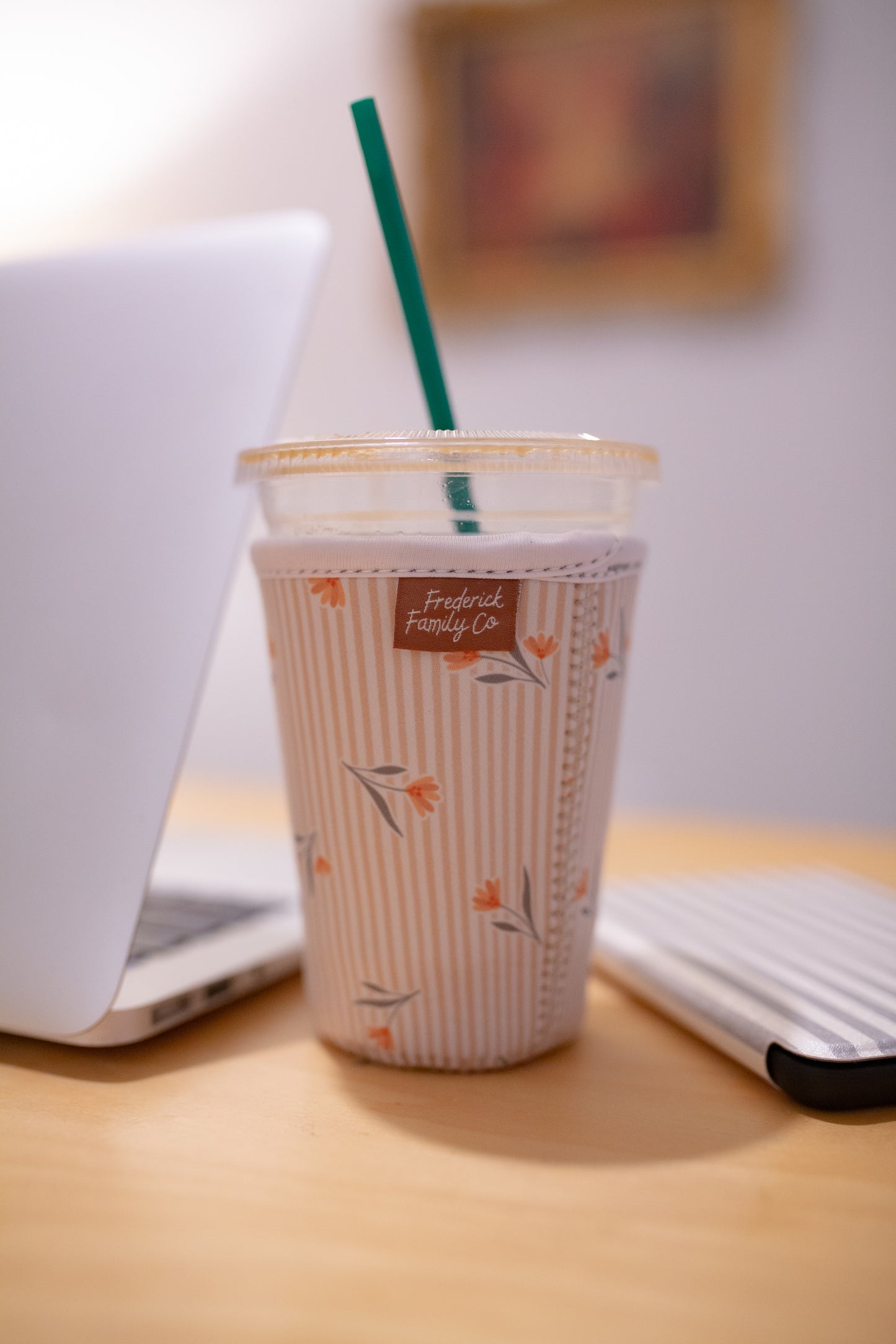 Iced Coffee Sleeve, Cute Reusable  Cup Holder Drink Sleeve, Coffee Lover Gift, Cold Drink Sleeve for Iced Coffee Cups