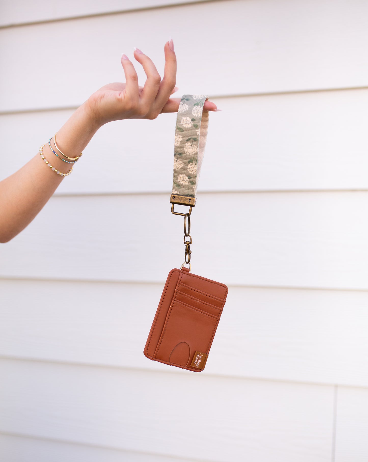 Card Holder Keychain Wallet with Wrist Lanyard, Faux Leather Compact Card Holder, Stylish Keychain Wallet for Women
