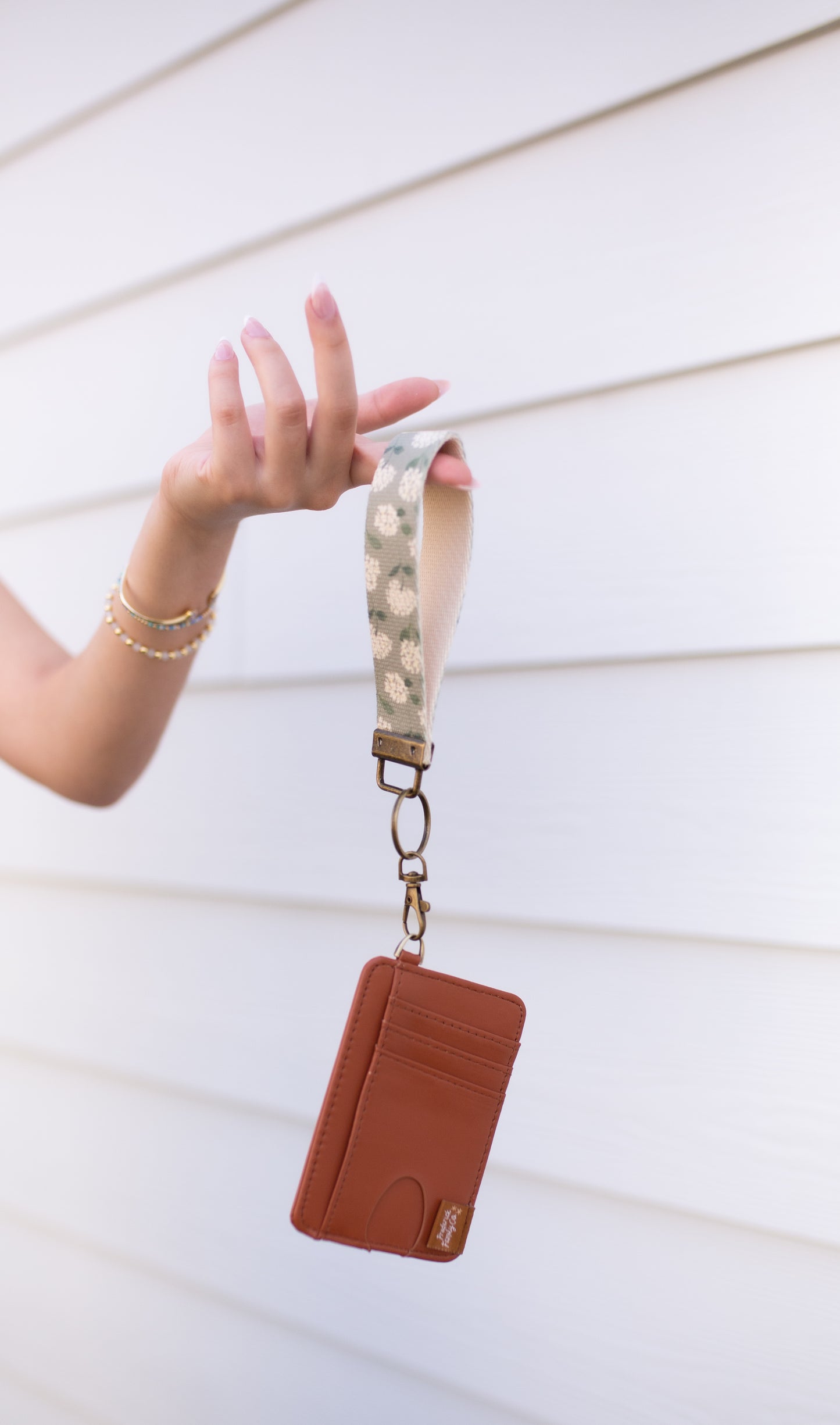 Card Holder Keychain Wallet with Wrist Lanyard, Faux Leather Compact Card Holder, Stylish Keychain Wallet for Women