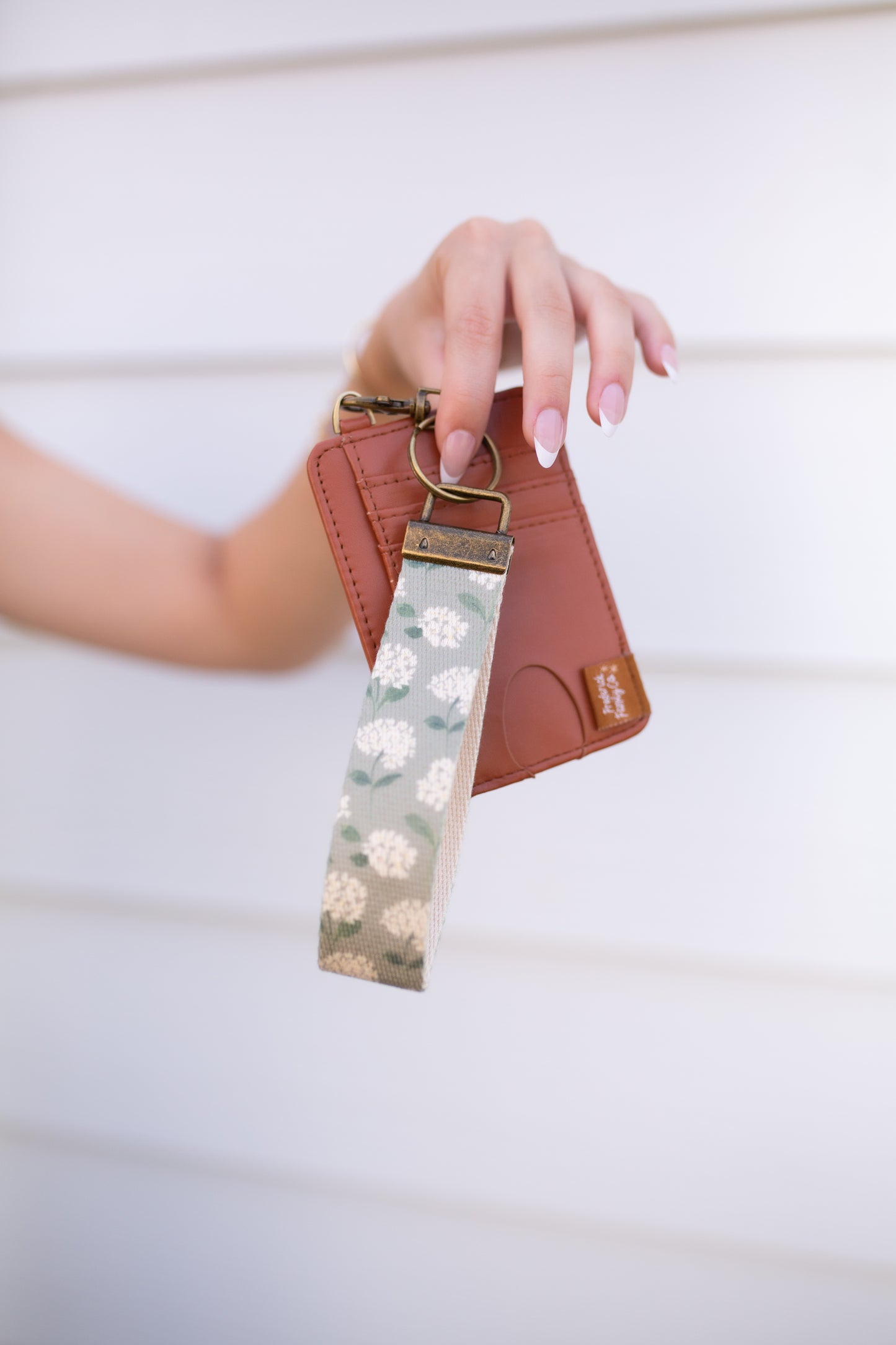 Card Holder Keychain Wallet with Wrist Lanyard, Faux Leather Compact Card Holder, Stylish Keychain Wallet for Women