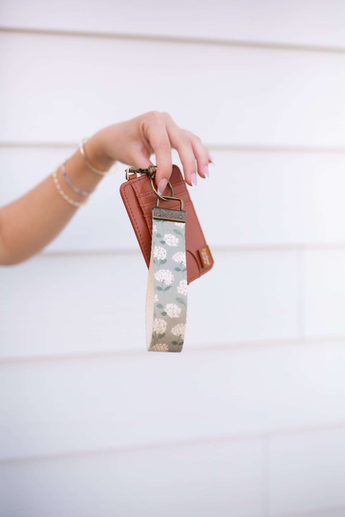 Card Holder Keychain Wallet with Wrist Lanyard, Faux Leather Compact Card Holder, Stylish Keychain Wallet for Women
