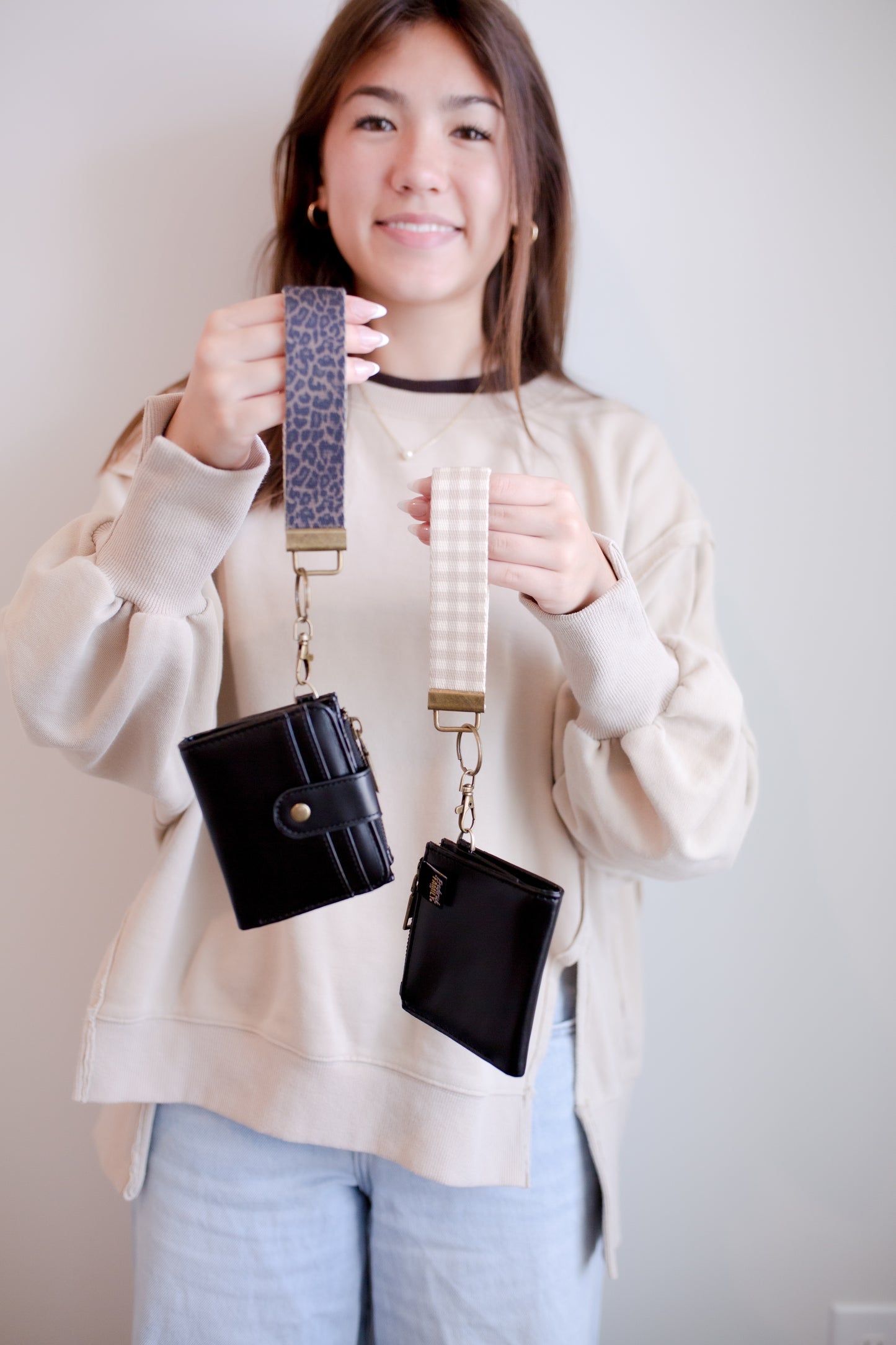 Bifold Keychain Wallet with Wrist Lanyard, Faux Leather Compact Card Holder, Stylish Keychain Wallet for Women