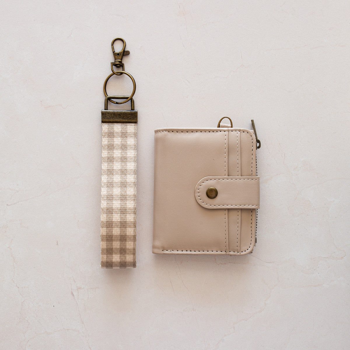 Beige bifold wallet with Gingham wrist lanyard